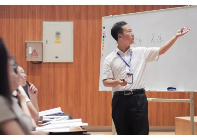 备课现成果，展示促交流 ——初中部教师课堂教学展示汇报活动圆满完成